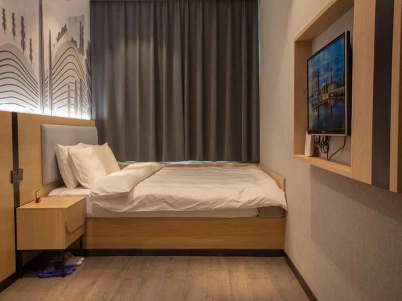 Thank Inn Chain Hotel Hunan Huaihua Hecheng District South High Speed Rail Station Buitenkant foto