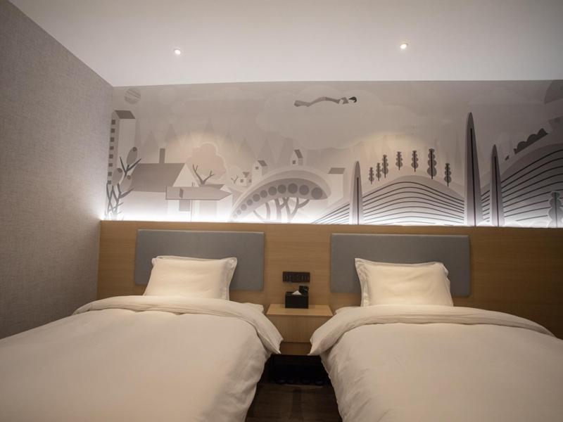 Thank Inn Chain Hotel Hunan Huaihua Hecheng District South High Speed Rail Station Buitenkant foto