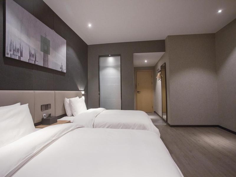 Thank Inn Chain Hotel Hunan Huaihua Hecheng District South High Speed Rail Station Buitenkant foto