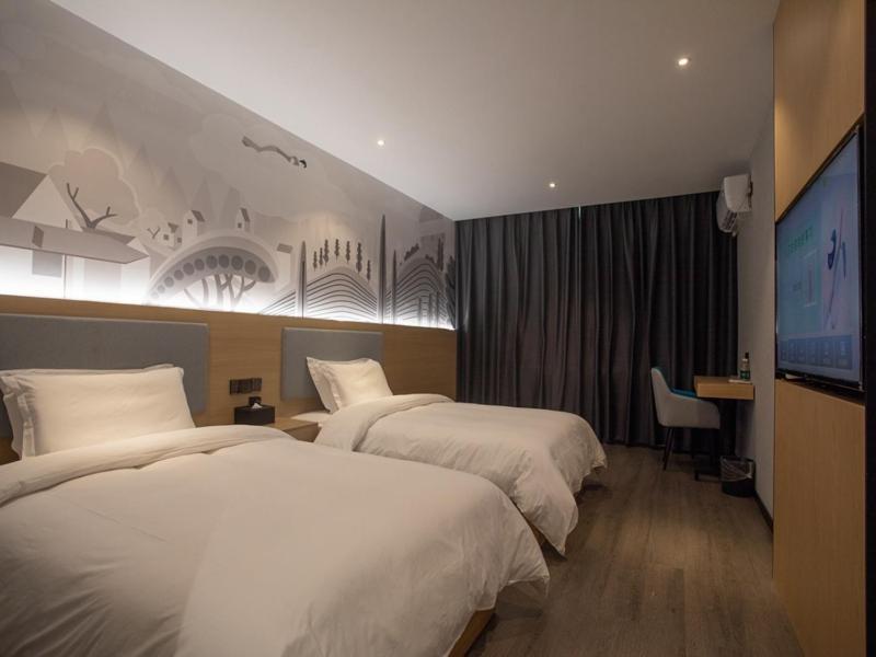 Thank Inn Chain Hotel Hunan Huaihua Hecheng District South High Speed Rail Station Buitenkant foto