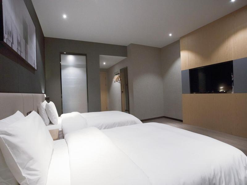 Thank Inn Chain Hotel Hunan Huaihua Hecheng District South High Speed Rail Station Buitenkant foto